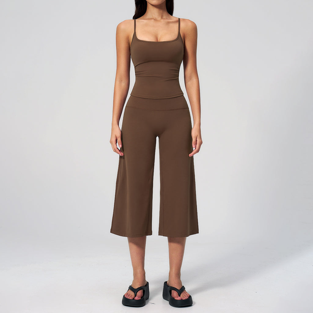 Conjunto de chaleco para yoga con tirantes y shorts de cintura alta